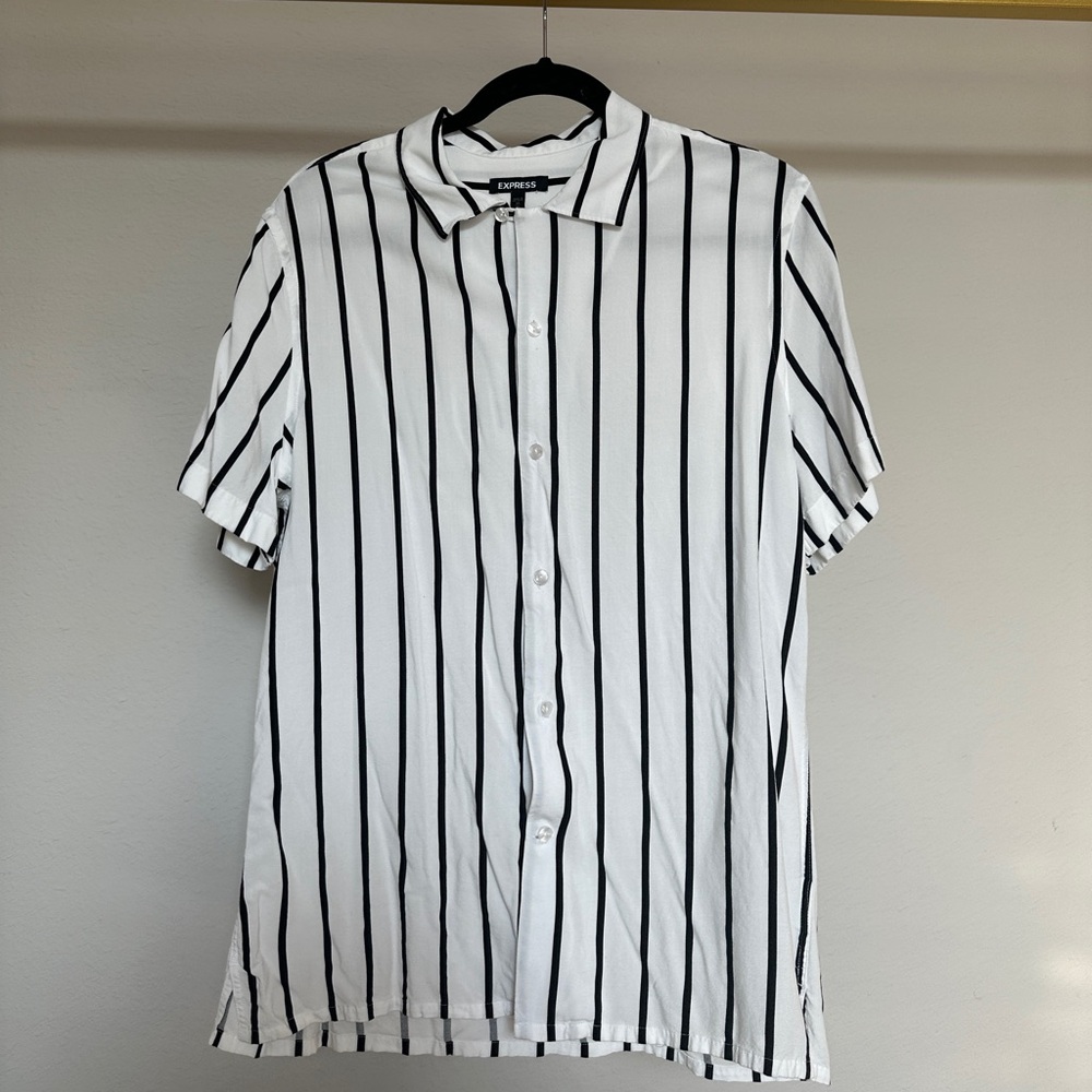 Express White Short Sleeve Button-Up Shirt with Black Stripes